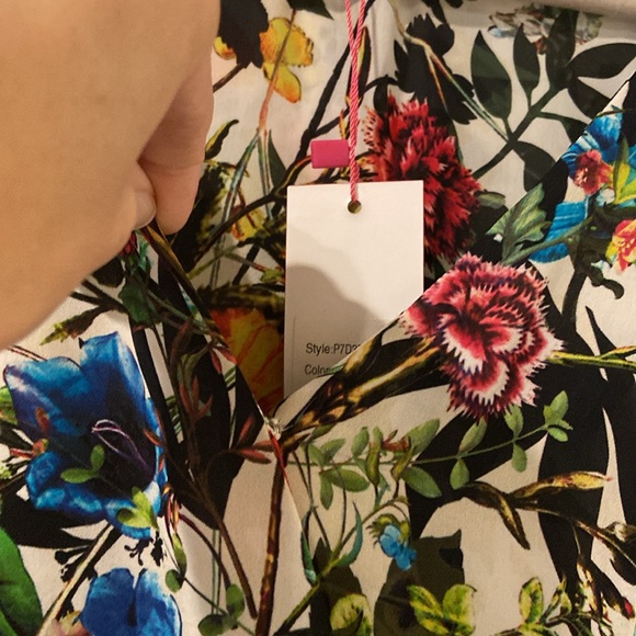 NWT Parker ruffled sleeve floral maxi dress.  Size XS. - Picture 7 of 8